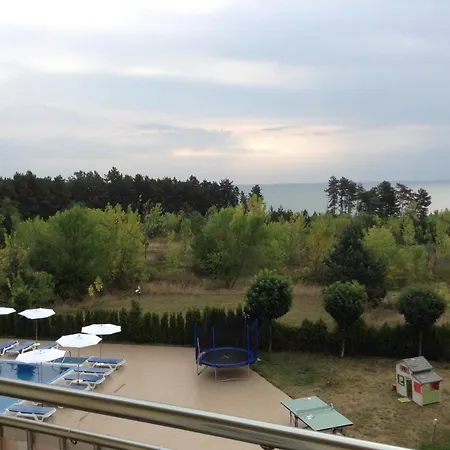 комплекс Pines Lägenhet